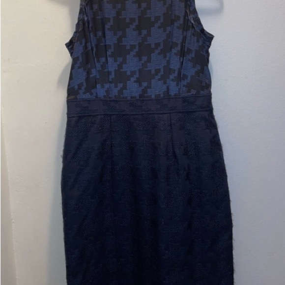 Banana Republic Sz 6 Dress — Houndstooth: Silk top - brocade bottom - Picture 9 of 10